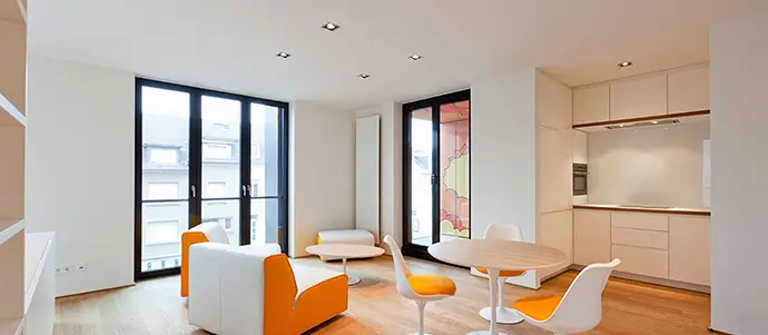 Натяжной ПВХ-потолок в квартиру-студию