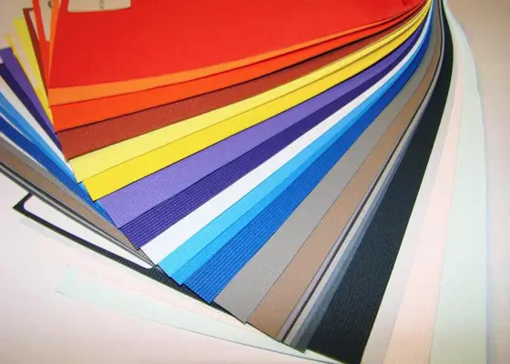 Цветные тканевые натяжные потолки